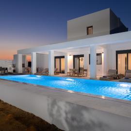 Seasand Villa - Luxury Pool Retreat - 150m Beach, Hotel in Lachania