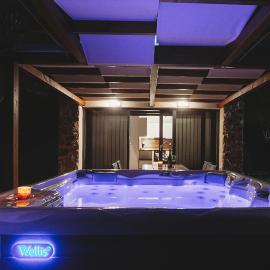 Capesanta atraktivna kamena kučica, hotel di Lukoran