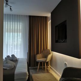 Doftana Apartaments, hotel a Teşila