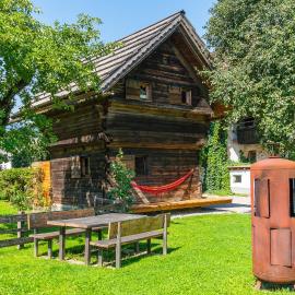 Holzblockhäuser Fam. Schabus, hotel in Hermagor