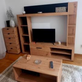 Relax, apartman sa garažnim mestom, hotel u gradu Obrenovac