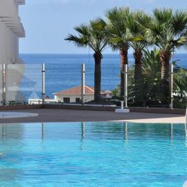 LosCristianos Front Line of Ocean WiFi, hotel in Los Cristianos