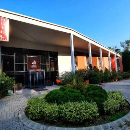 Veronika Hotel, hotel Tiszaújvárosban