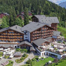 Chalet RoyAlp Hôtel & Spa, хотел в Вилар сюр Олон