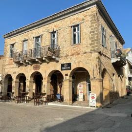 Xenias Rooms Apartments, hotel v mestu Koroni