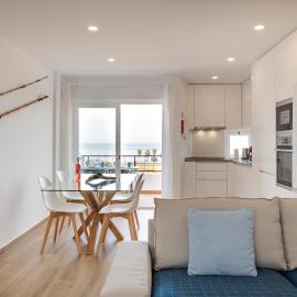 Ocean View Balcony Carcavelos Beach 2-min Walk, AC