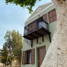 Celestia Apartments, hotelli kohteessa Halki