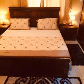 2-Bed - Sleeps 6 - Pet Friendly & Parking, hotel u gradu 'Brusubi'