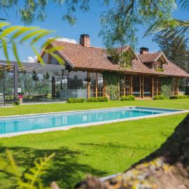 Viesnīca La Palma Polo Hotel - Airport Area pilsētā Puembo