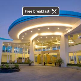 Hotel Santika Bangka, hotell i Pangkal Pinang