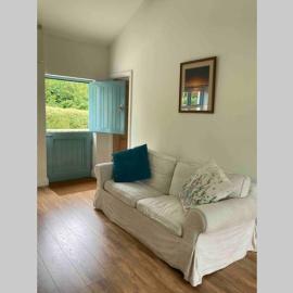 DUNGARVAN,beautiful cottage near Comeragh Mountains, hotel in Dalligan Bridge