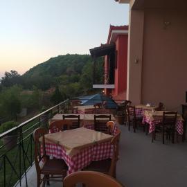HOTEL ΗΩ (ΞΕΝΩΝΑΣ ΤΣΙΑΧΡΗΣ), hotelli kohteessa Morfovoúnion