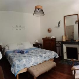 Chambres d'hôtes VILLA ALEXINA, hotel u gradu Trôo