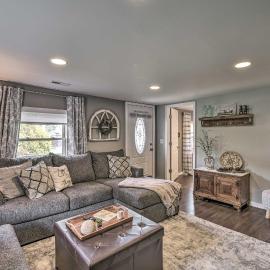 Damascus Cottage w/ Fire Pit - 1 Mi to Trails、Damascusのホテル