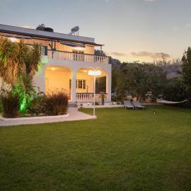 Villa Stegna, hotel i Archangelos