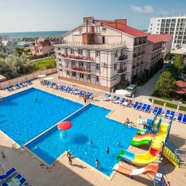 Hotel NATALI, hotel in Zatoka