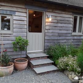 The Old Cowshed, hotel i Roundwood
