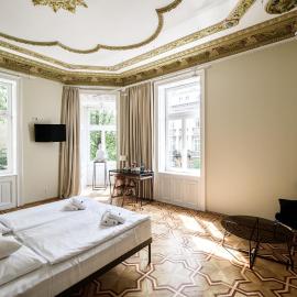Home Aparthotel, hotel in Krakow