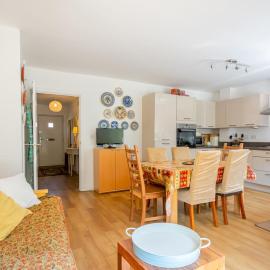 Cheerful 2-Bedroom house with Private parking - Pass the Keys