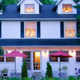 Eagle Harbor Inn、エフライムのホテル