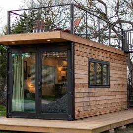 The Stable Tiny Container Home-12 min to Magnolia
