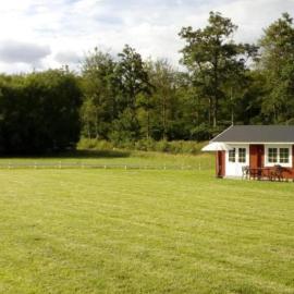 Cozy Cottage near lake, hotel in Hässleholm