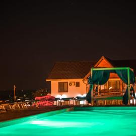 Relax, hotel en Greci