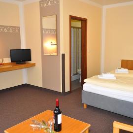 Gästehaus Lietzow & Störtebeker Camp, hotel in Lietzow