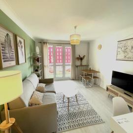Le Châteaucreux - Cosy & SPA, hotel u gradu 'Saint-Étienne'