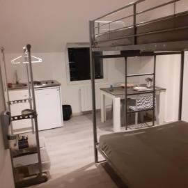 CHAMBRES ESTREES โรงแรมในEstrées