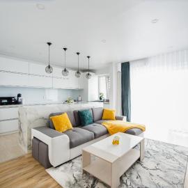 Elegant & Spacious – Central Apartment