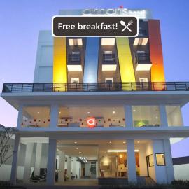 Amaris Hotel Malang, хотел в Маланг