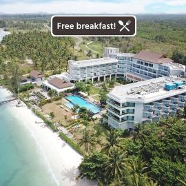 Hotel Santika Premiere Beach Resort Belitung، فندق في Sijuk