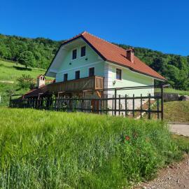 Vineyard cottage Klobčar – hotel w mieście Semič