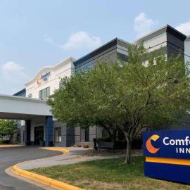 Comfort Inn Saint Paul East, hotel v destinaci Oakdale