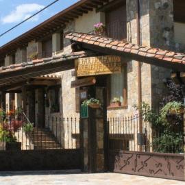 Apartamentos Rurales "La Cabaña" โรงแรมในรัสกาเฟรีย