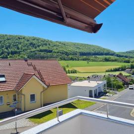 Fränkische Rhön Wohnung mit Bergblick ツ