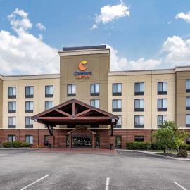 Comfort Suites Manchester near Arnold AFB, hotel di Manchester