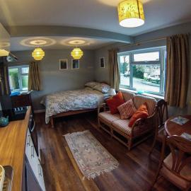 Cheltenham Studio Apartment