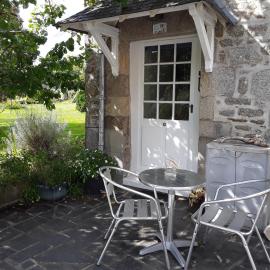 Ker Jerome - Traditional Stone Breton Cottage near to Dinan, hotel en Trélivan