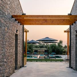 Irissa Suites, hotel u gradu Paralía Iríon