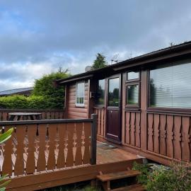 Cosy 2 bedroom Log Cabin in Snowdonia Cabin151, hotel di Trawsfynydd