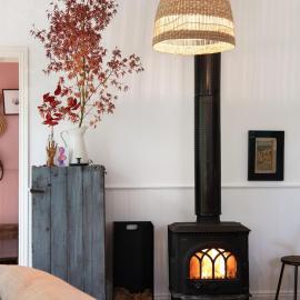 Wombat Hill Cottage- central Daylesford retreat, hotel in Daylesford
