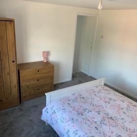 5 Bedroom House with outdoor space, hotel in Upminster