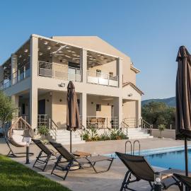 Daisy's Garden - Villa with Private Pool, Ideal for Large Groups, by ZanteWize: Dhrákas şehrinde bir otel