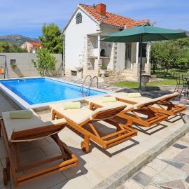 Apartment Ana with private pool