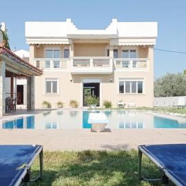Villa IRENE Evia, 4 bdr, Pool, 500m to Beach