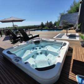 Piscine & Spa Privatif Terrasse sans vis à vis ,,,Sky House Agen,,,, hotel di Agen