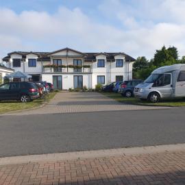 Hotel-Pension Pastow Garni, hotel a Broderstorf