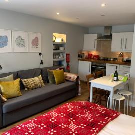 Cosy Studio Flat, pets allowed, hotel u gradu Tenbi